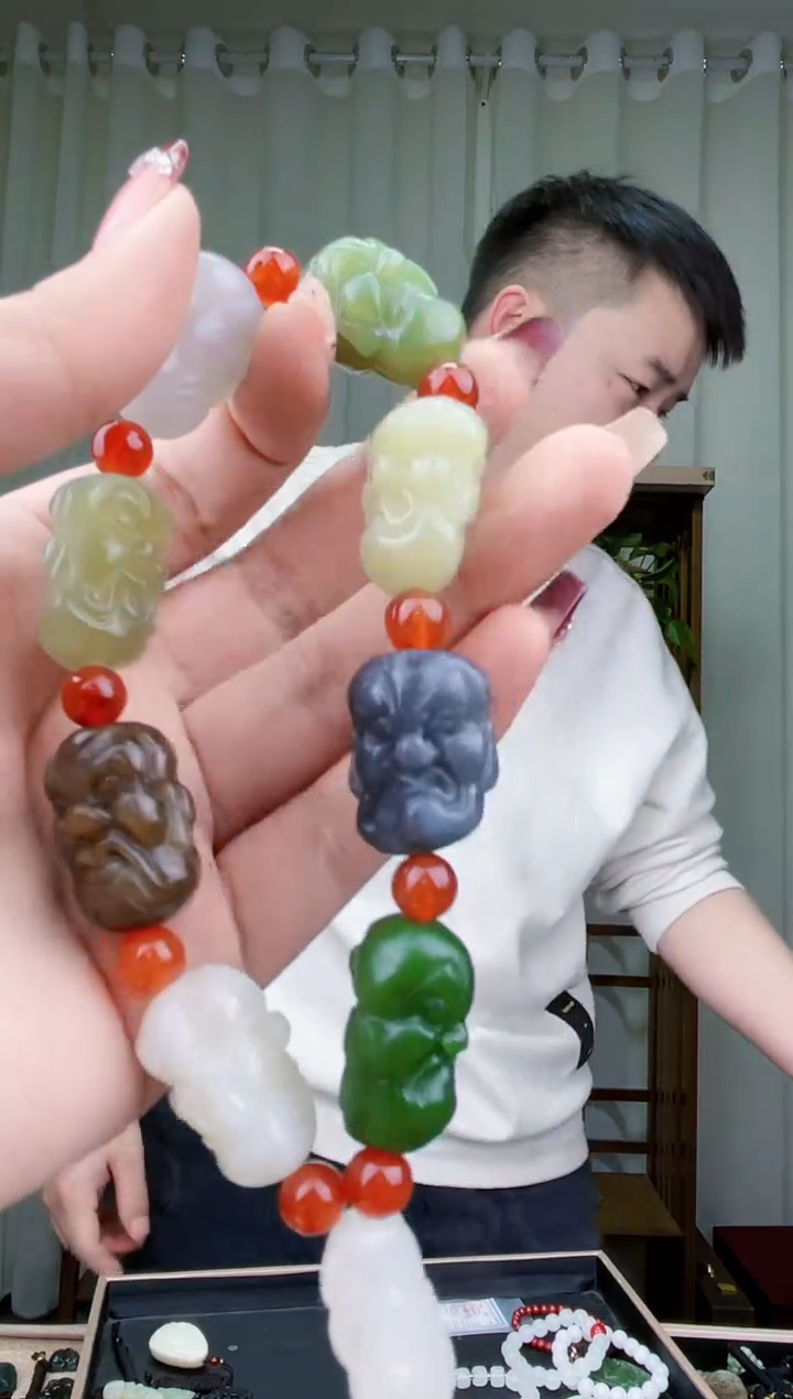 【闪购商品】和田玉挂件未镶嵌拍一发一，多样性发货