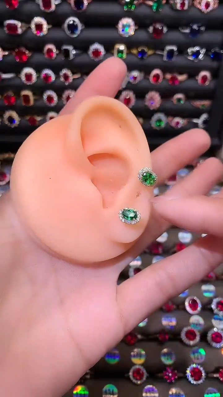 【闪购商品】透辉石耳饰银S925镶嵌46金