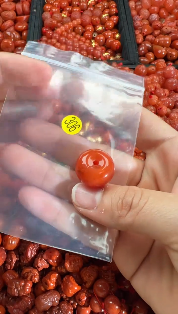 【闪购商品】南红玛瑙颈饰未镶嵌1