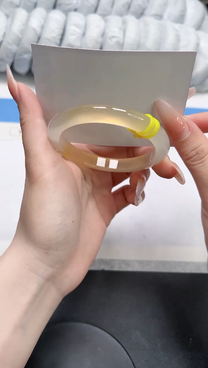 石英质玉未镶嵌手镯111-56.2香槟