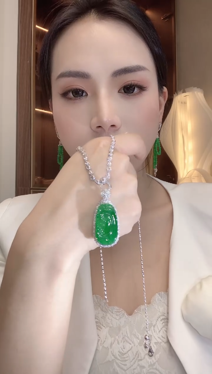 【闪购商品】翡翠18K金镶嵌吊坠(不含链)C43