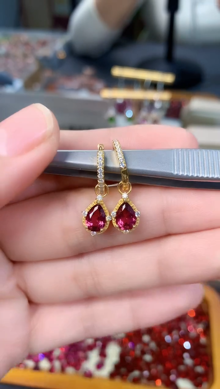 【闪购商品】石榴石耳扣银S925镶嵌天然镁铝