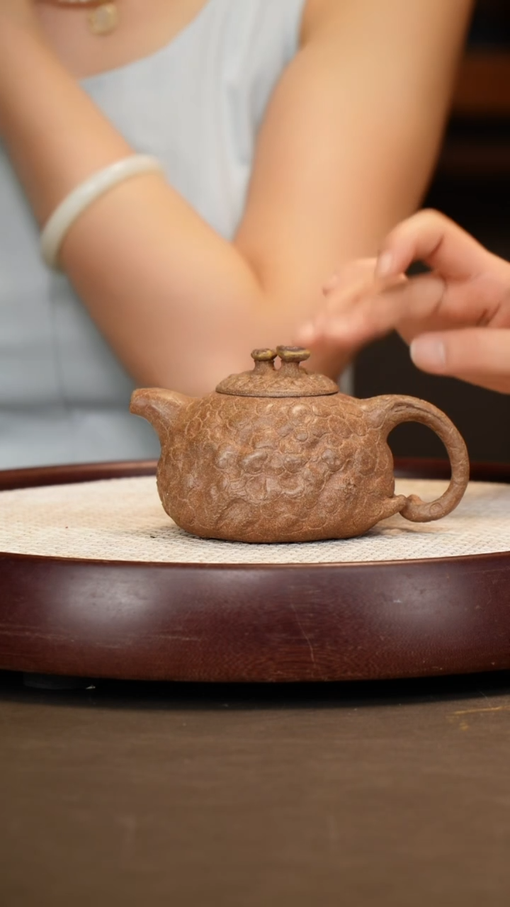 茶壶紫砂【应亚林】百年老段供春  300CC