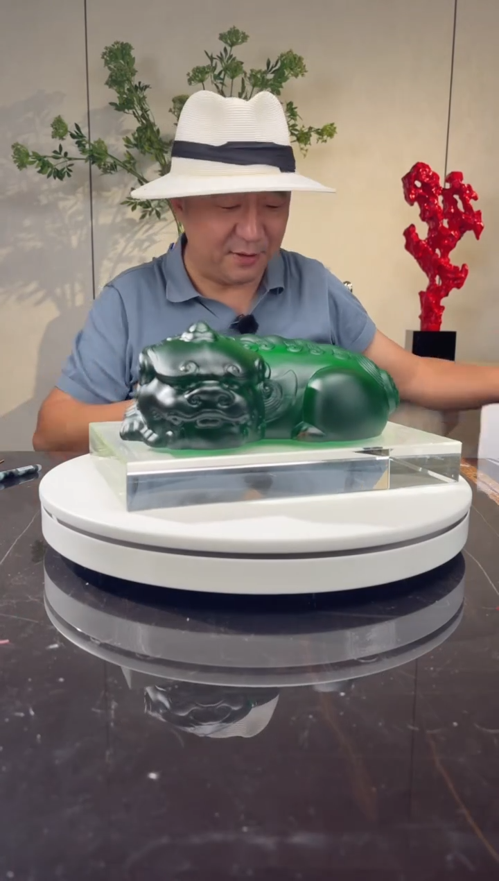 摆件CS0202042绿色卧福貔貅艺术琉璃摆件+300*200白水晶底座
