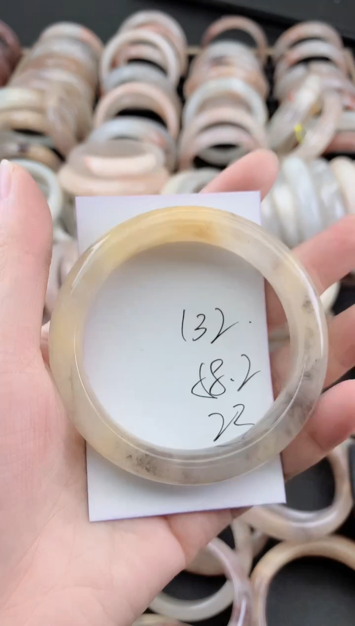 未镶嵌手镯石英质玉132