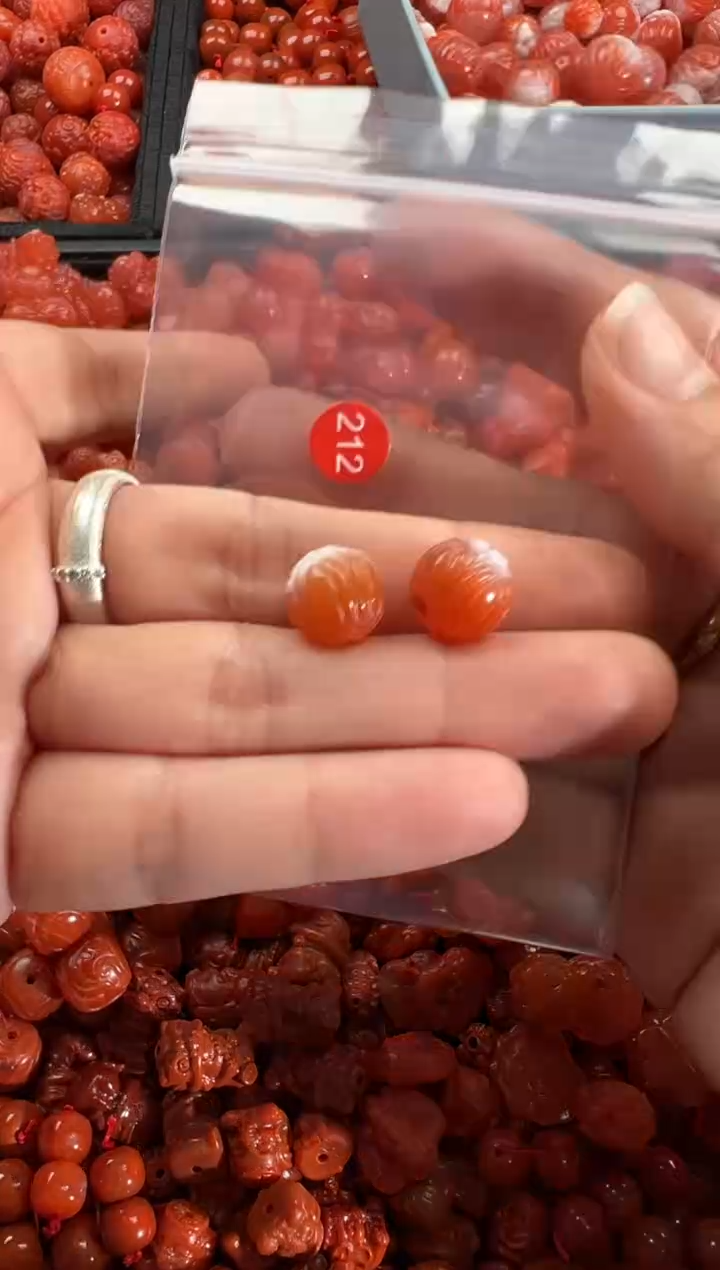 【闪购商品】南红玛瑙颈饰未镶嵌1