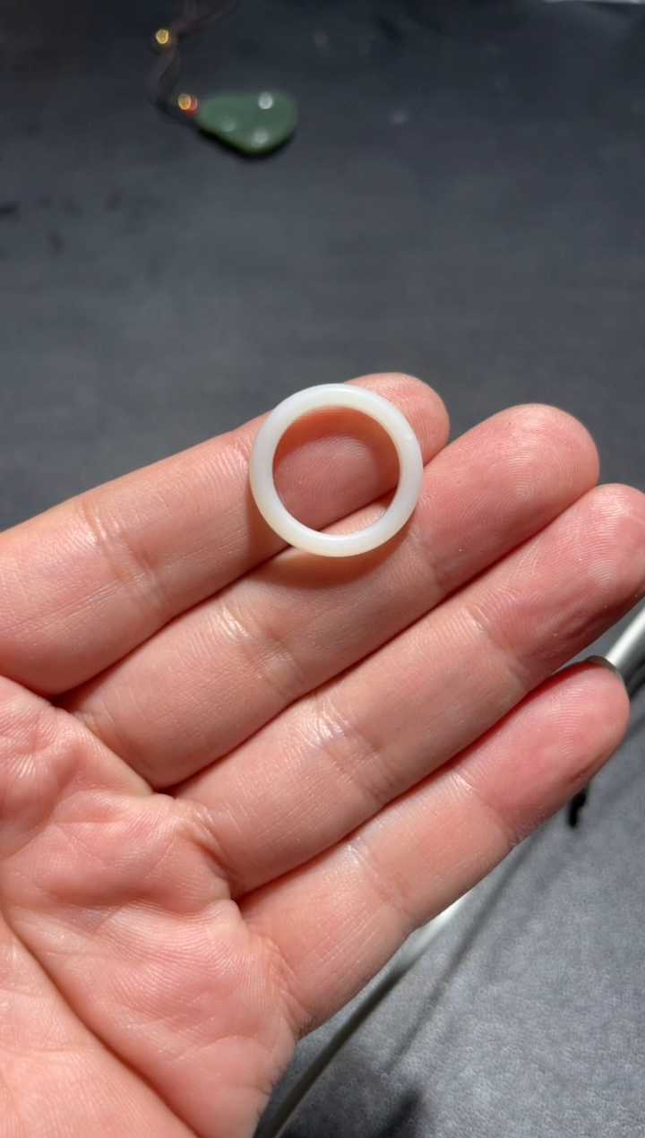 未镶嵌戒圈和田玉烟**年戒圈