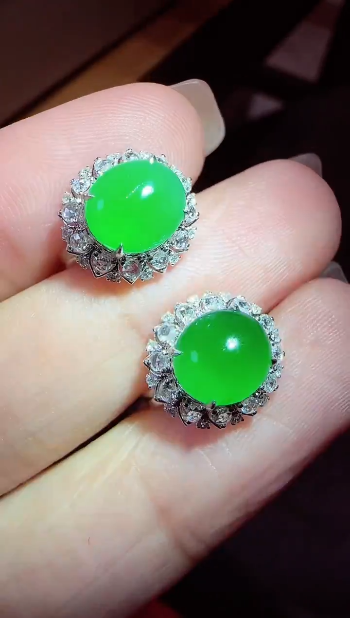 【闪购商品】翡翠耳饰18K金镶嵌蛋面