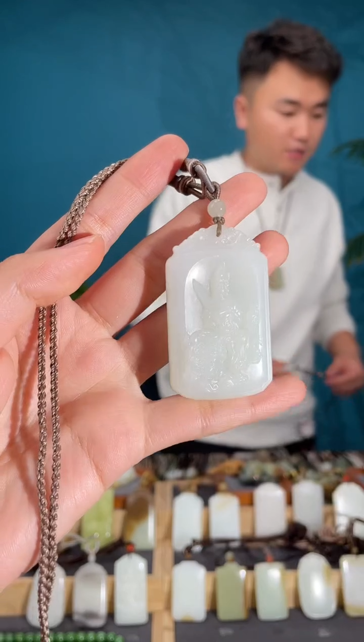 颈饰未镶嵌和田玉1