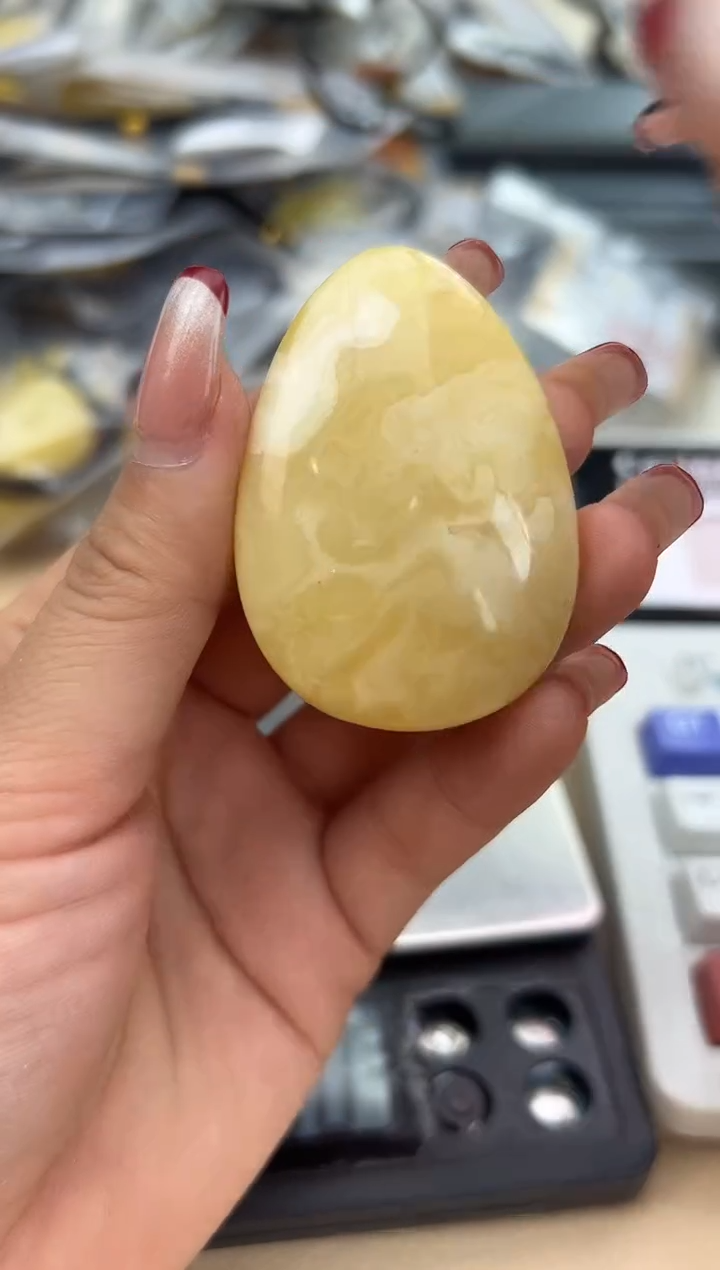 【闪购商品】琥珀裸石未镶嵌蜜蜡吊坠