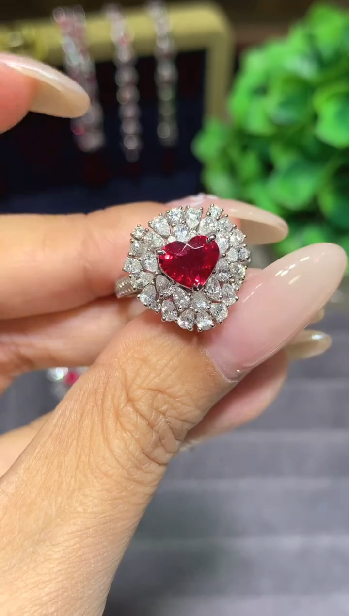 18K金镶嵌戒指红宝石1.26ct