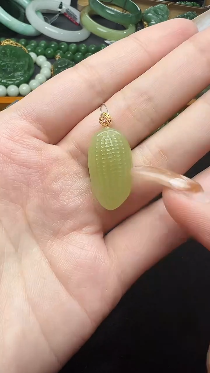 【闪购商品】和田玉吊坠(赠链)18K金镶嵌31