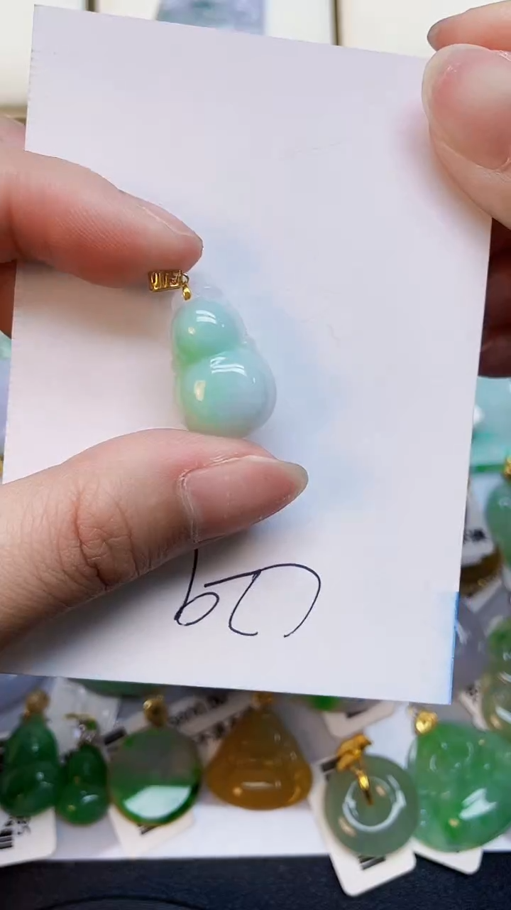 翡翠18K金镶嵌颈饰00000000000