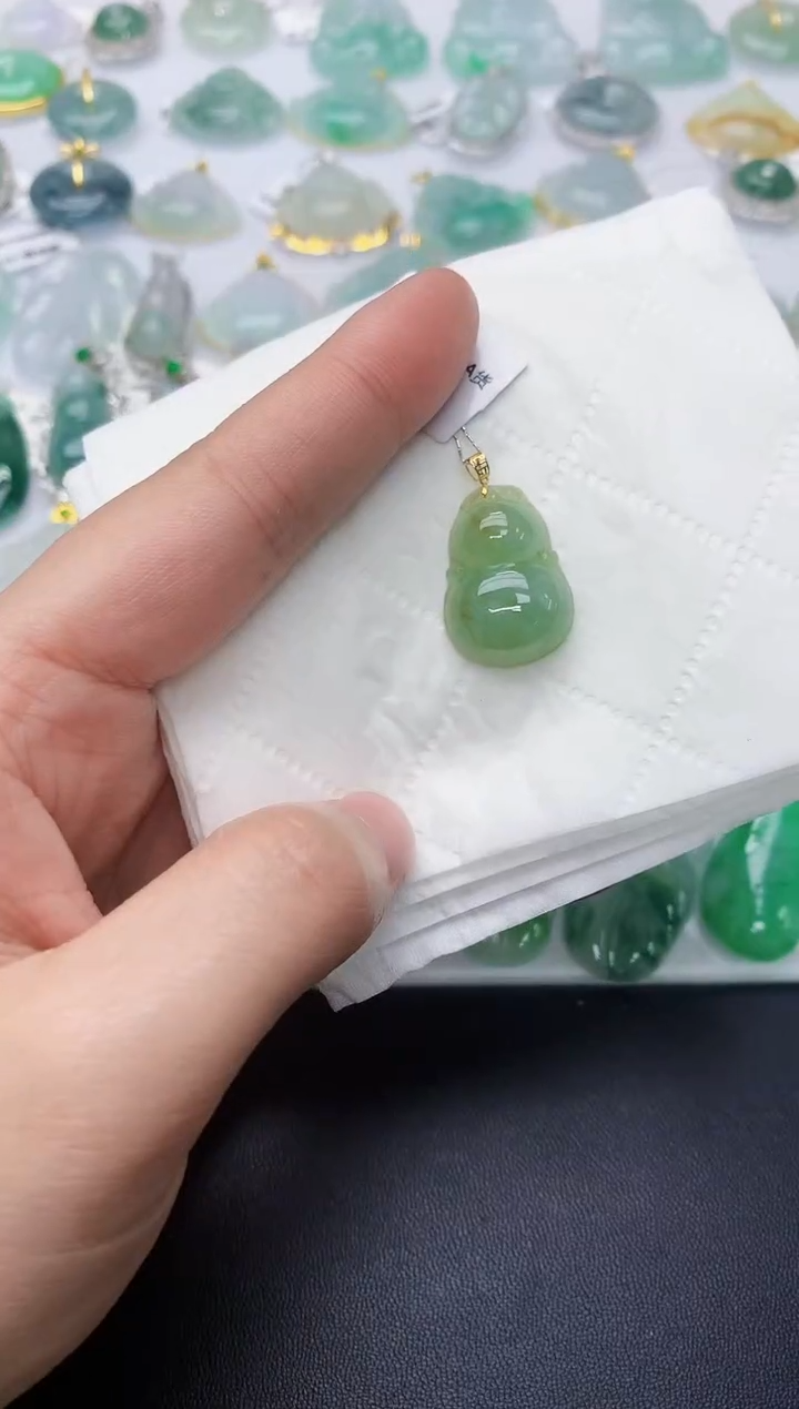 颈饰18K金镶嵌翡翠天然A货