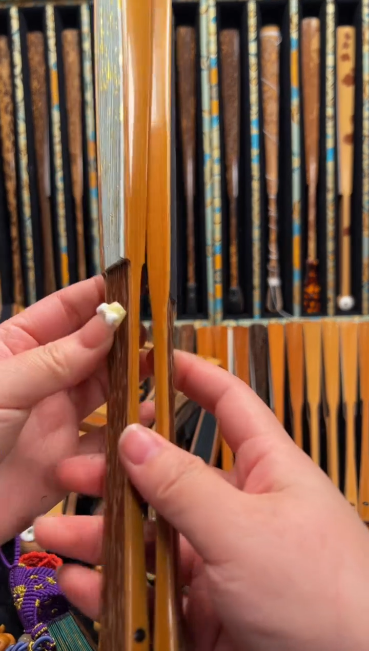 【闪购商品】扇子李君毅老玉大边芝麻棕小骨鱼燕一对