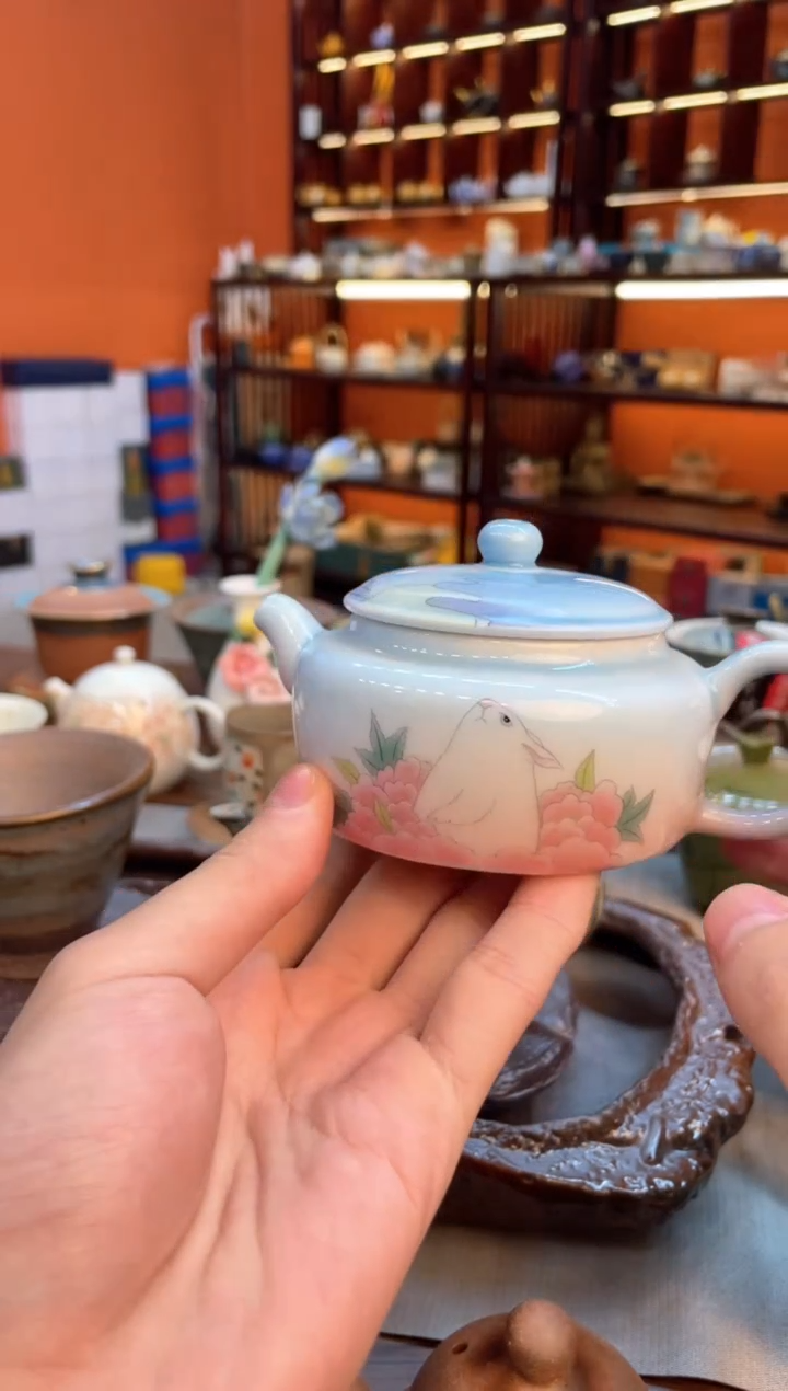 【闪购商品】@@@@@@@@@@@@@@@FL兔子壶