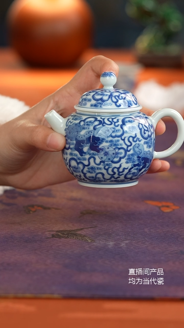 望玉青花事事如意壶