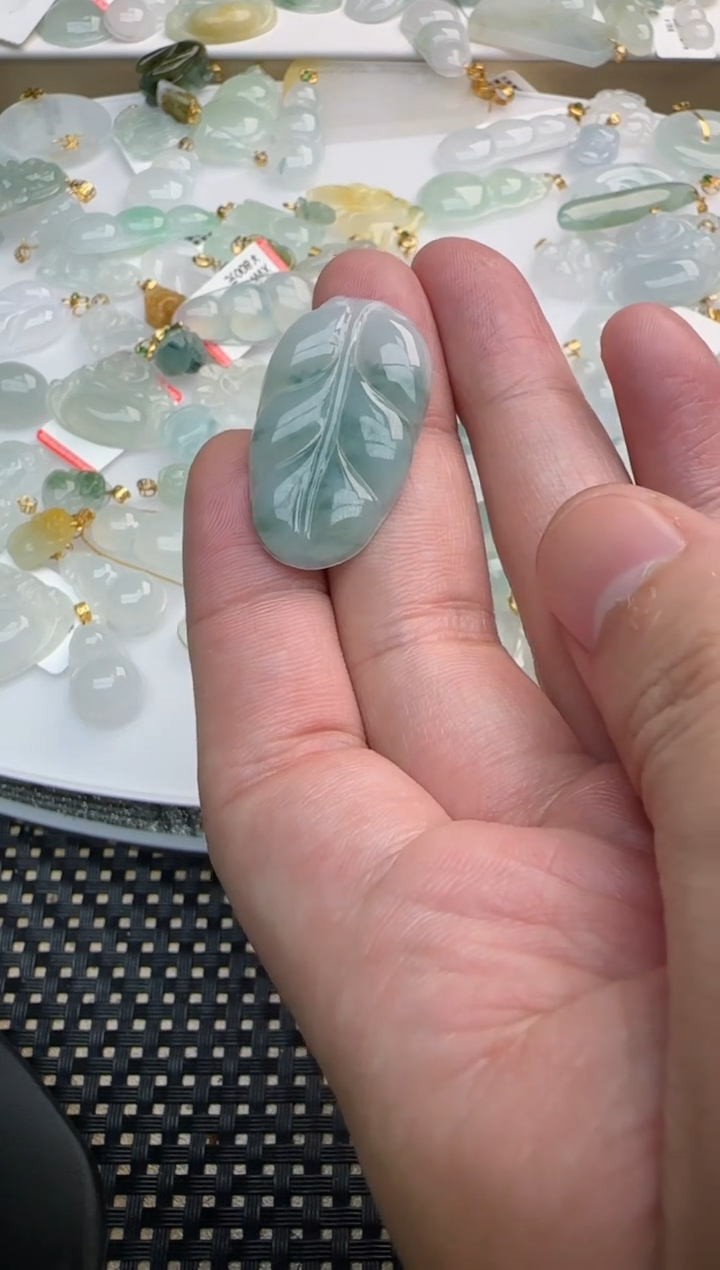 【闪购商品】翡翠吊坠(不含链)未镶嵌叶子