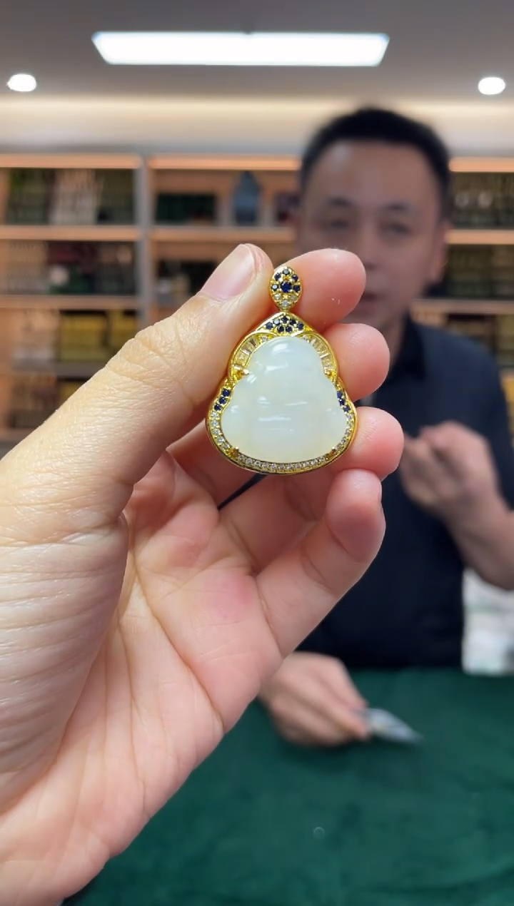 和田玉未镶嵌颈饰多样性发一件