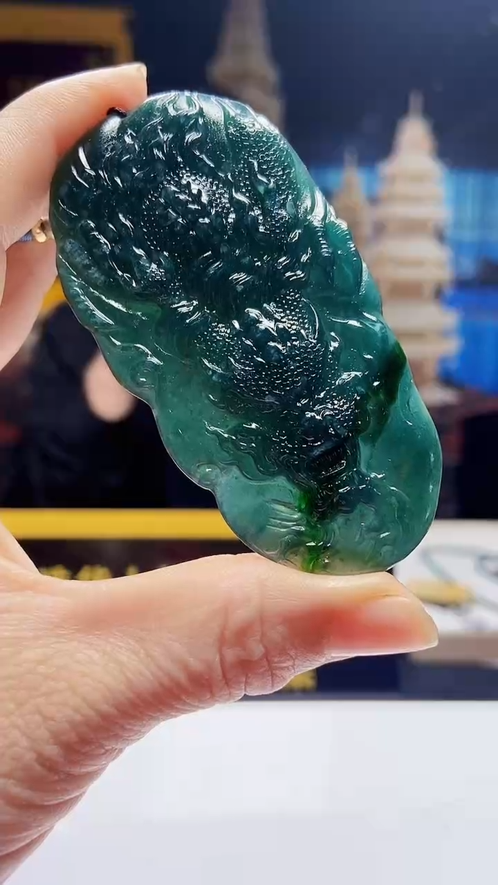 颈饰未镶嵌翡翠手****员11.20天然翡翠A货（商品多样性发货)