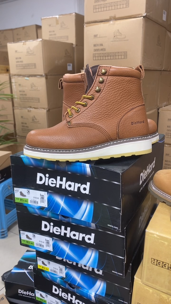 牛皮44.5 码，84984 号，皮鞋码，工装靴默认瑕疵