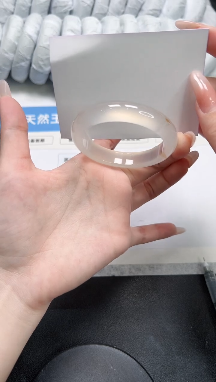 石英质玉未镶嵌手镯90-50.2香槟