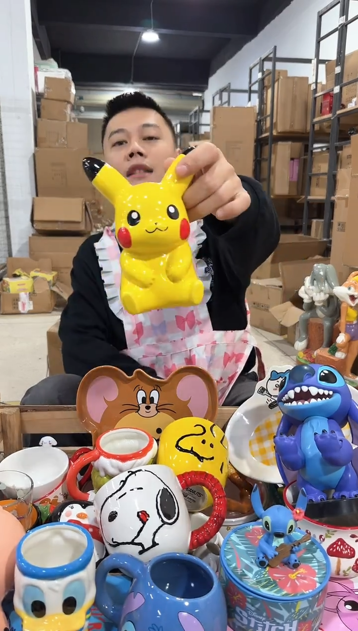 瓷片皮卡丘钱罐 