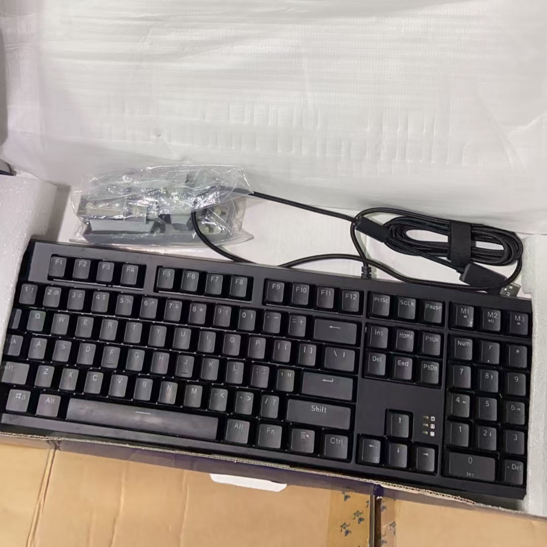 95新  95新  gk290 机械有线键盘 【加备用键不挑颜色】氛围灯{2}