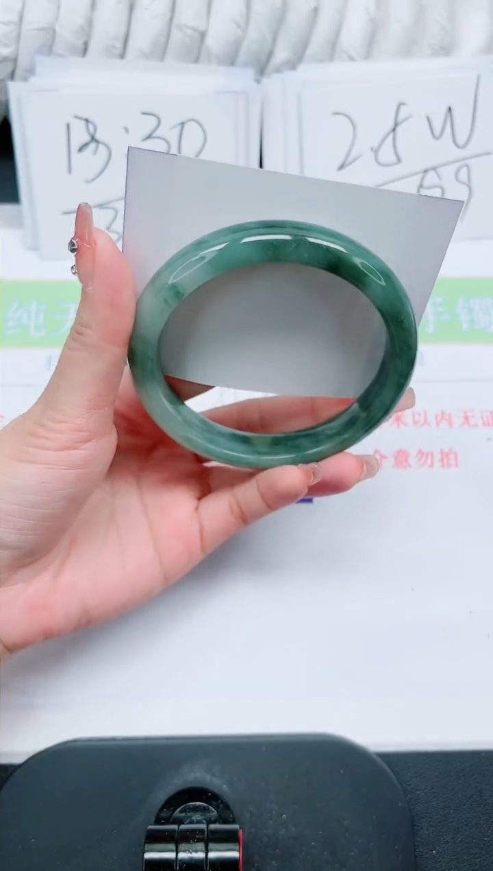 【闪购商品】石英质玉手镯未镶嵌336