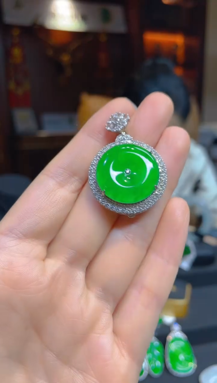 【闪购商品】翡翠颈饰银S925镶嵌113546天然A货翡翠平安扣