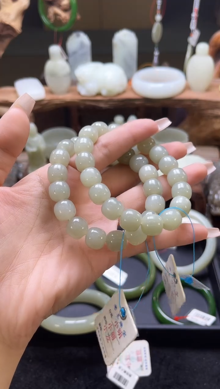 【闪购商品】和田玉手串未镶嵌且末青白卡12老型 多样性发一