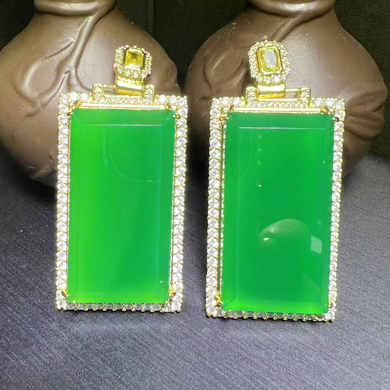 ST7451-青翠冰芙蓉玛瑙绿无事牌-配卡扣绳-多样性发其一