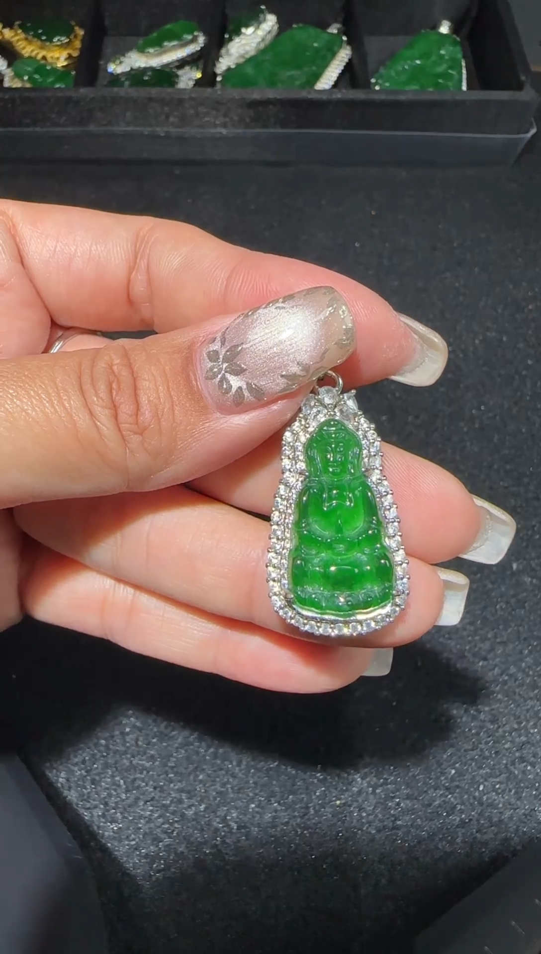 【闪购商品】翡翠吊坠(赠链)未镶嵌多样性发货拍一发一