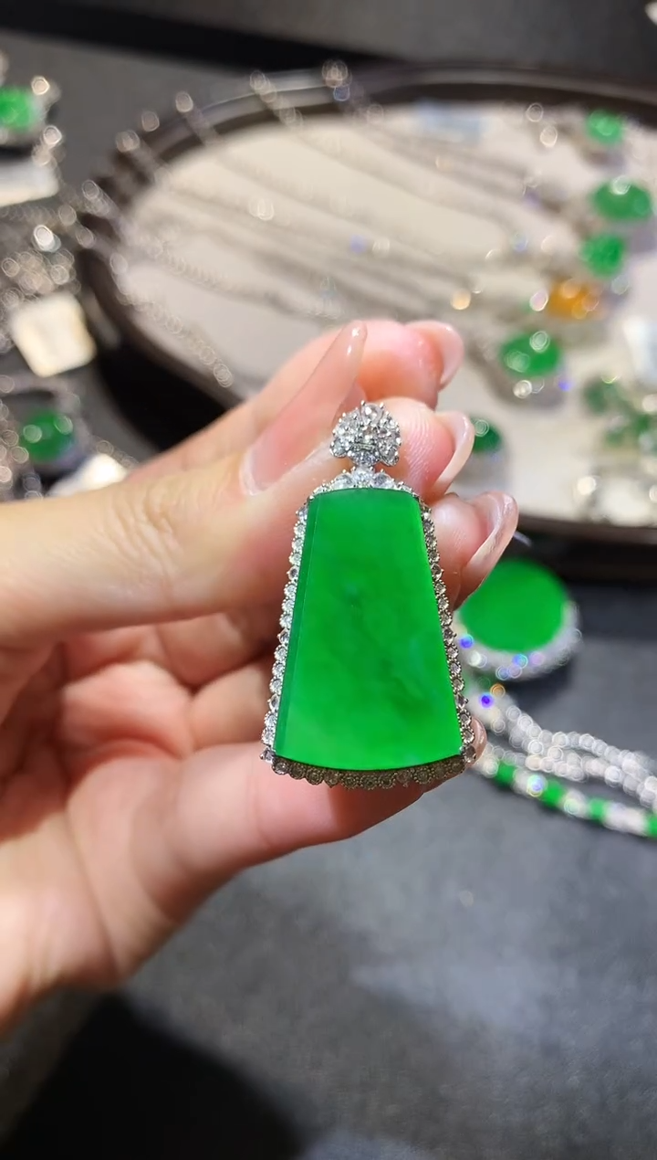 【闪购商品】翡翠吊坠(不含链)18K金镶嵌234-无事牌