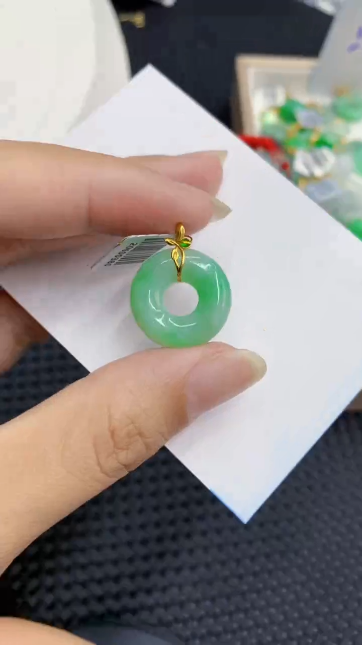 【闪购商品】翡翠颈饰18K金镶嵌            8