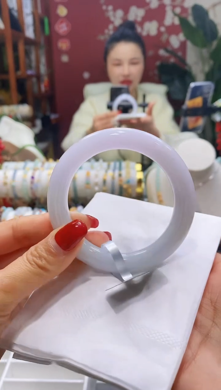 【闪购商品】翡翠手镯未镶嵌62胖圆5657/10.4*10.2