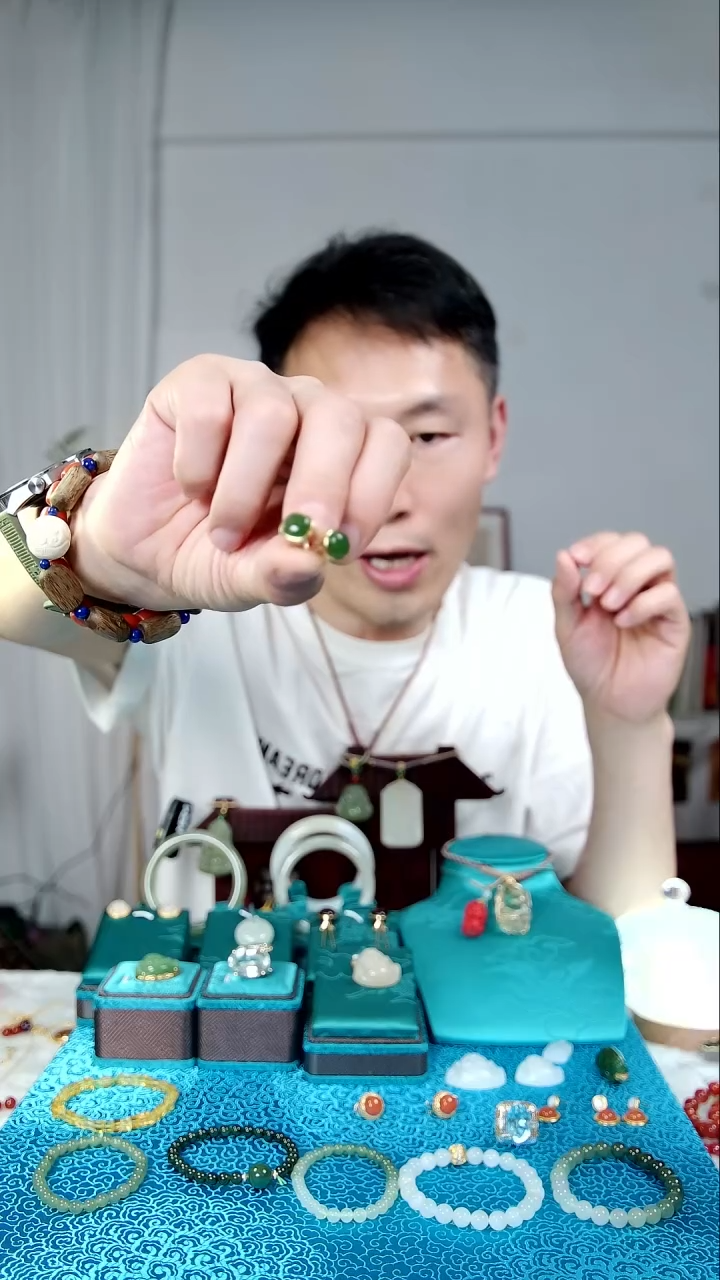 和田玉未镶嵌耳饰耳钉