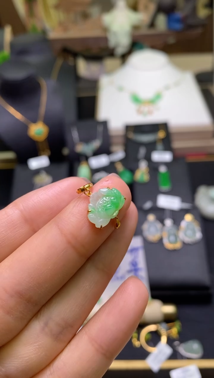 【闪购商品】翡翠颈饰18K金镶嵌净货16184