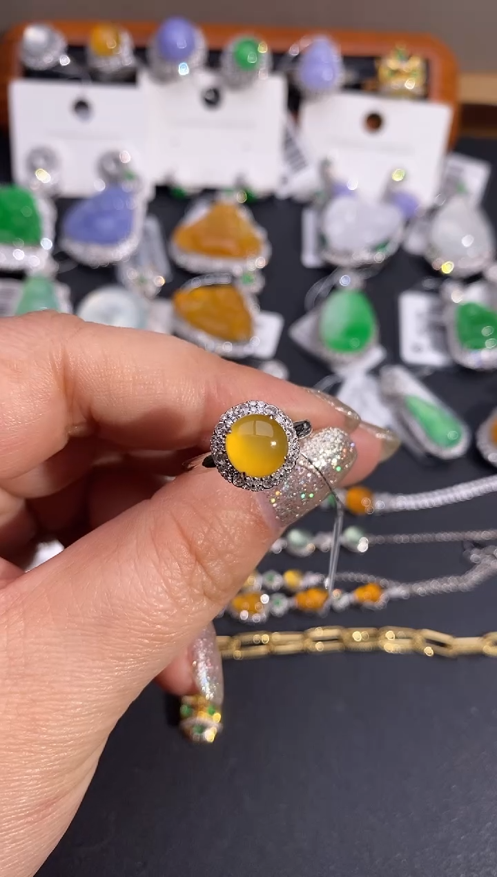 【闪购商品】翡翠戒指18K金镶嵌戒指