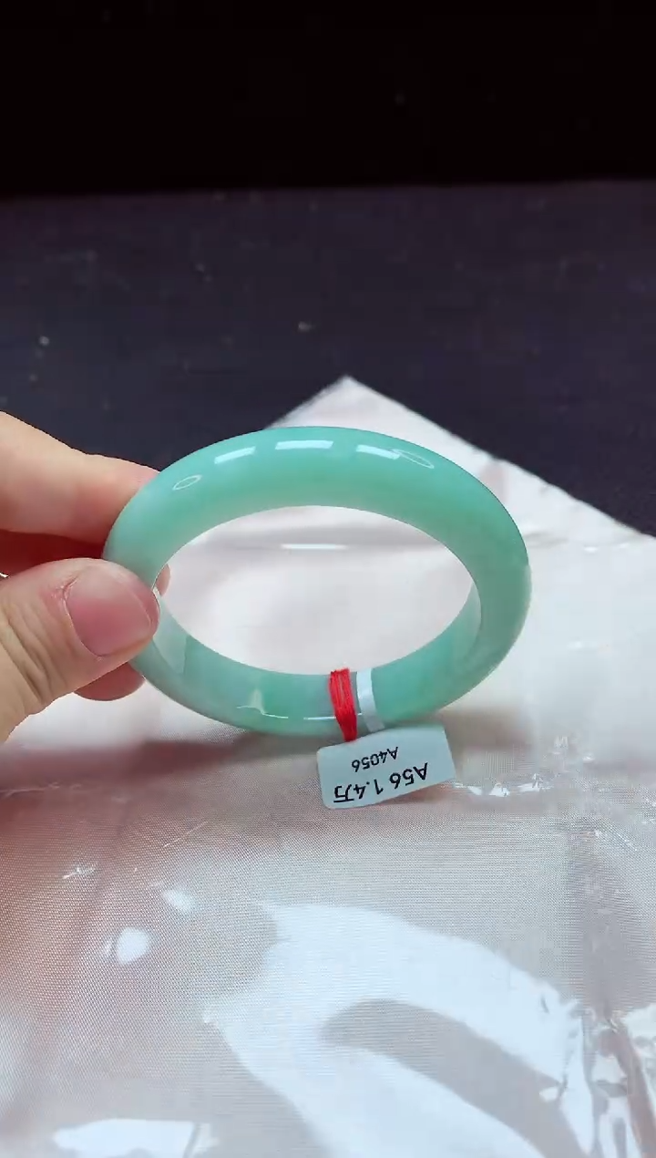 【闪购商品】翡翠手镯未镶嵌镯子56+
