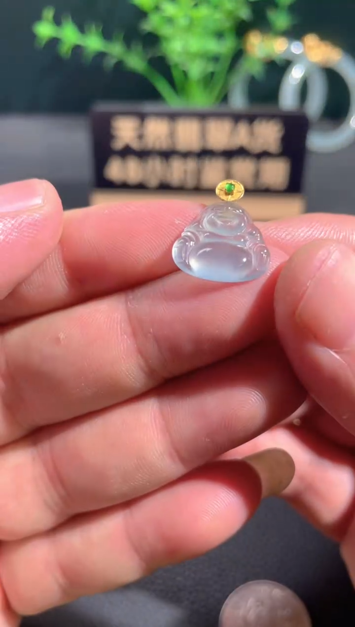 翡翠18K金镶嵌颈饰翡翠