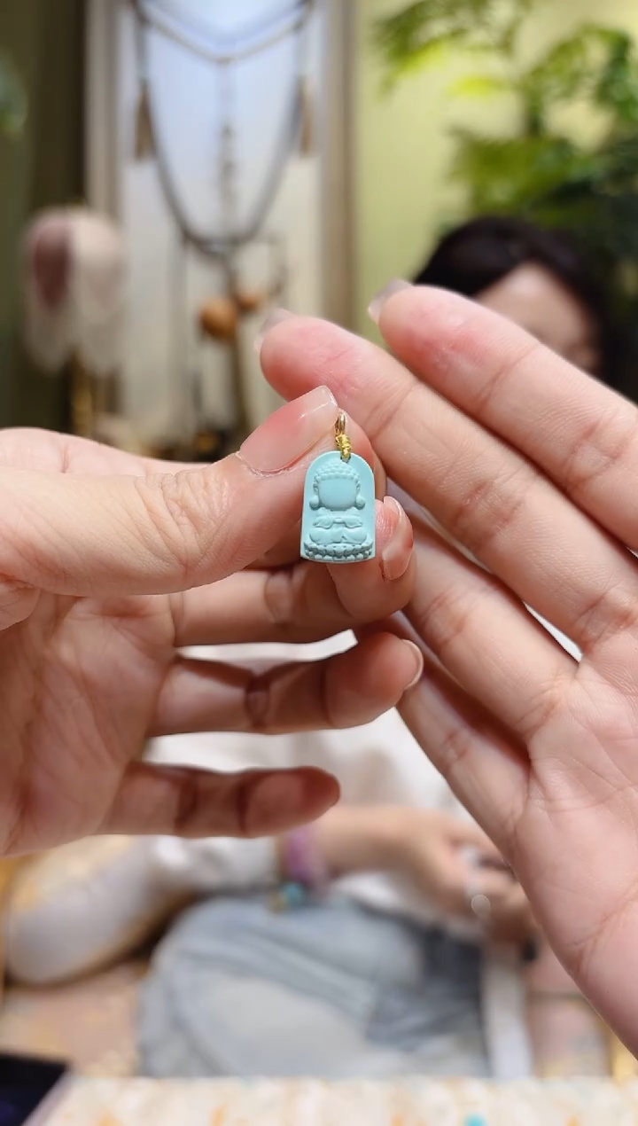 【闪购商品】绿松石挂件18K金镶嵌宝宝佛卡牌绿松挂件A