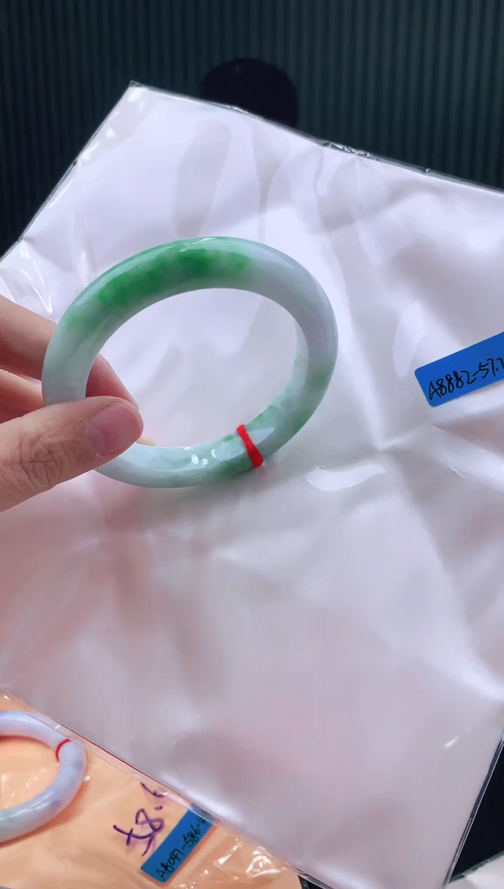 未镶嵌手镯翡翠57