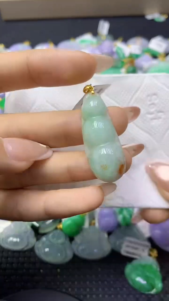 颈饰未镶嵌翡翠天然缅甸翡翠A货