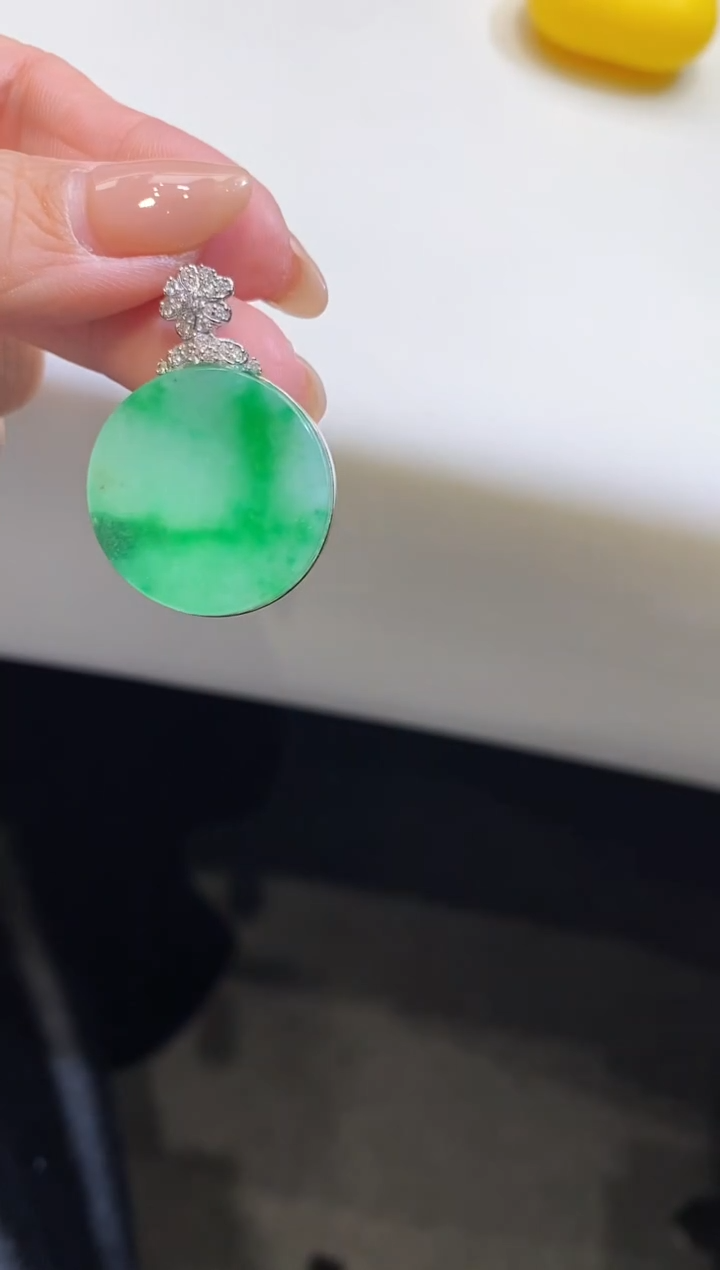 吊坠(不含链)18K金镶嵌翡翠无事牌