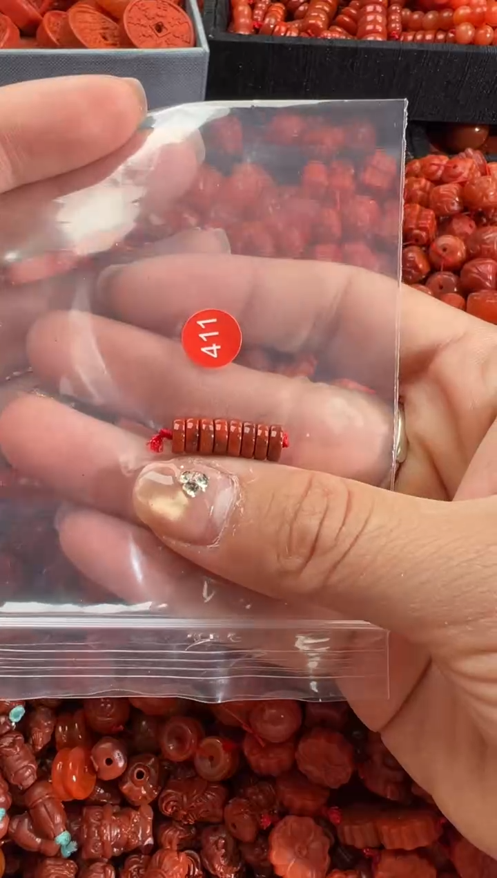 南红玛瑙未镶嵌颈饰1