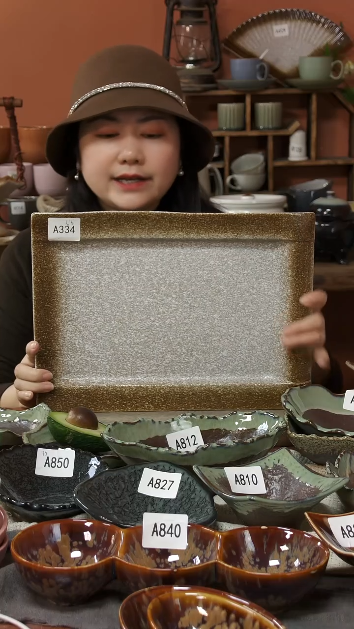 陶瓷A334 一个陶瓷粗陶大长方盘一个可能微瑕36*26