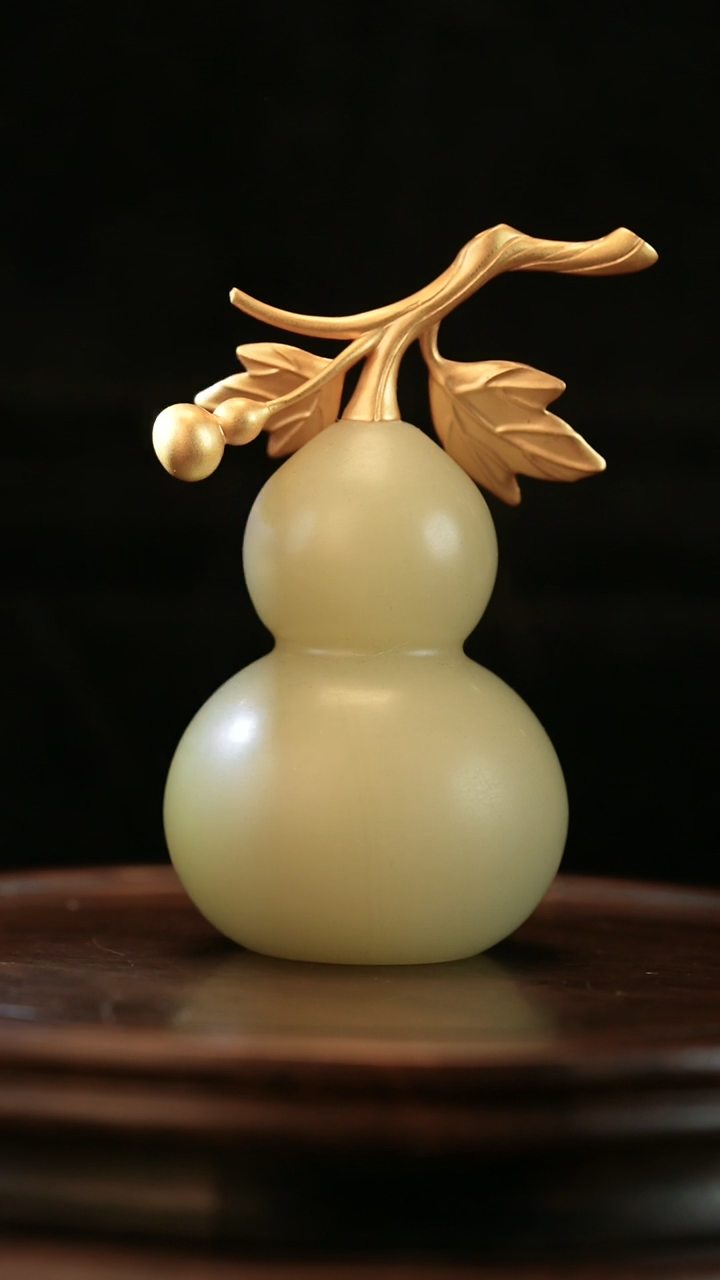 云南石竹叶青雕刻：大叶福禄