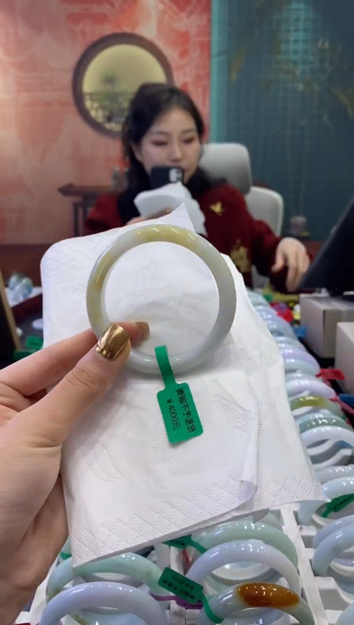 【闪购商品】翡翠手镯未镶嵌多人04004
