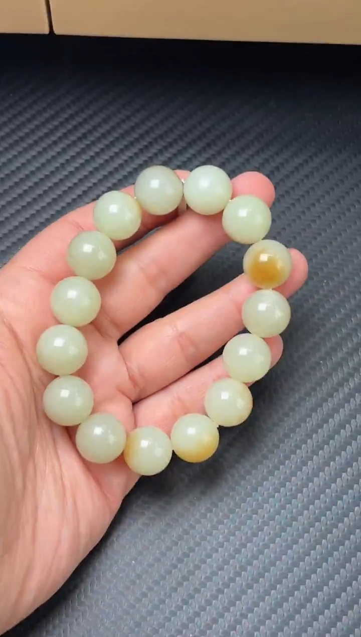 未镶嵌手串和田玉若羌微色差卡14m